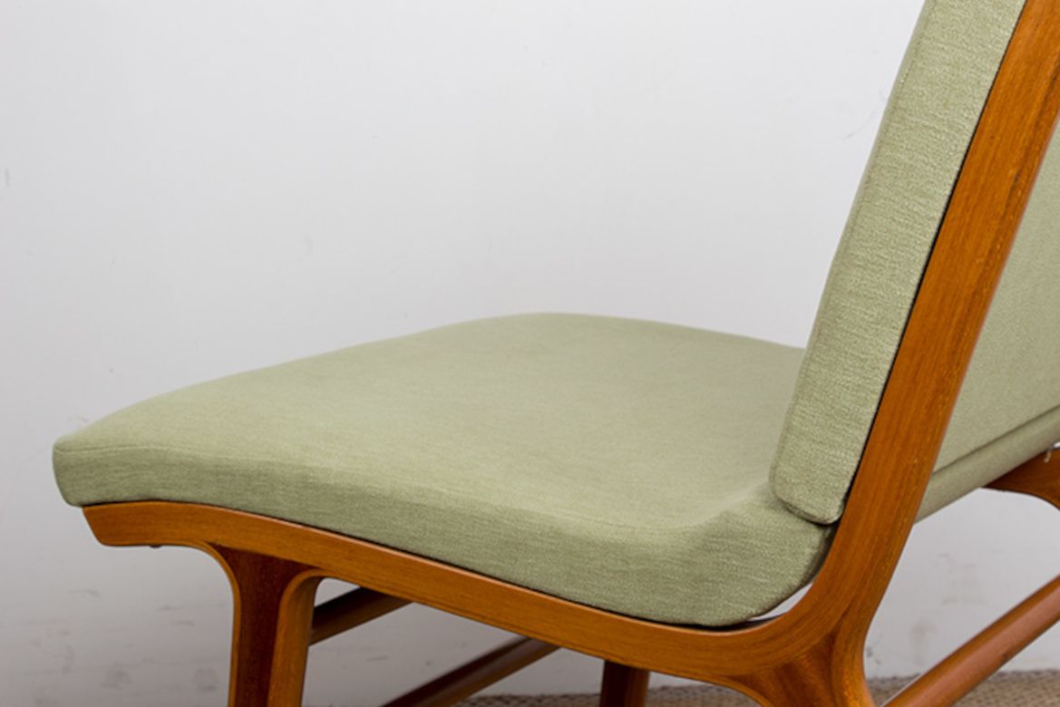 photo for sale Canapé danois 3 places en hêtre lamellé et acajou, modèle AX, par Peter Hvidt et Orla Molgaard Nielsen pour Fritz Hansen, 1960.