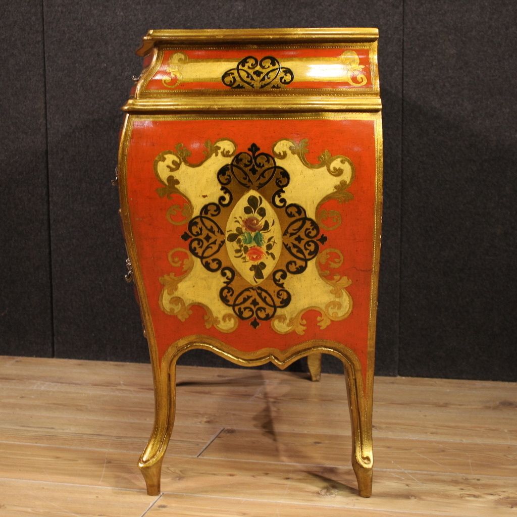 2400.0 Small Lacquered Dresser In Tuscan Style From The 20th Century photo