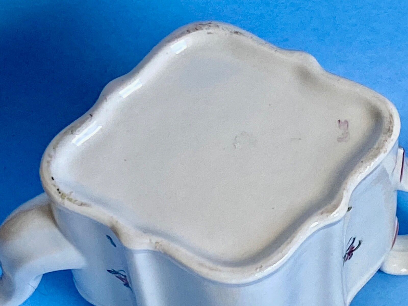 photo furniture Early 19th Century New Hall Porcelain Floral Teapot