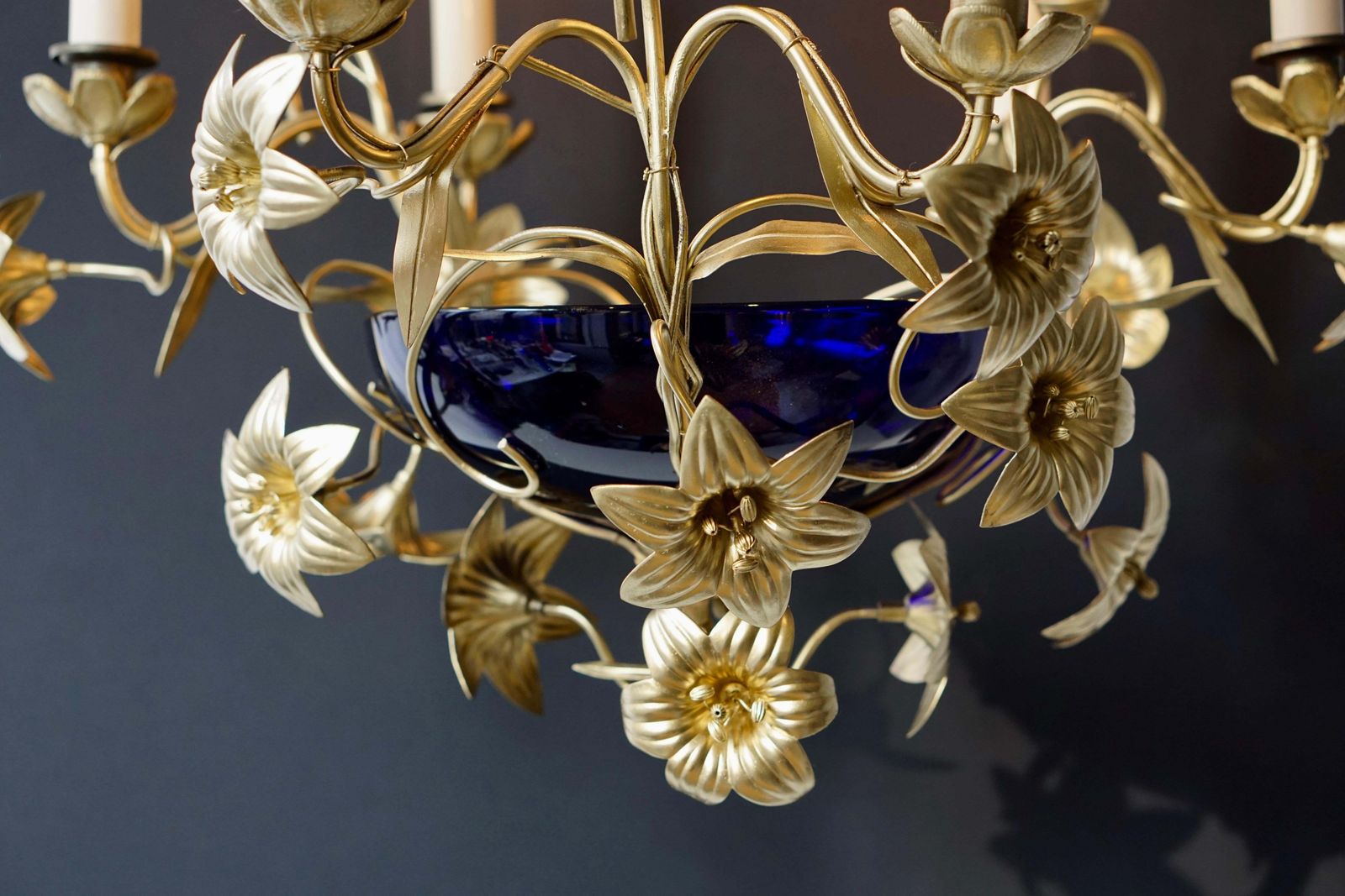 photo vintage Italian Brass Chandelier With Lilies And Cranberry Glass