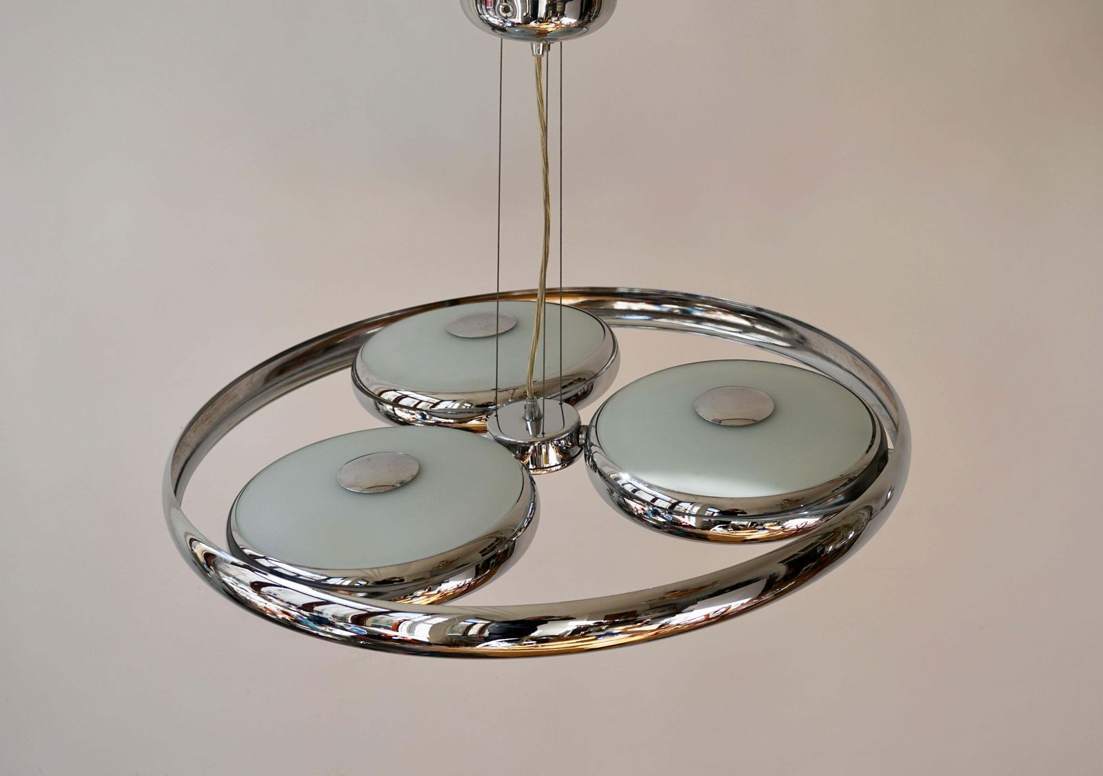 photo vinterior One Off Three Adjustable Italian Glass And Chrome Ufo Chandeliers