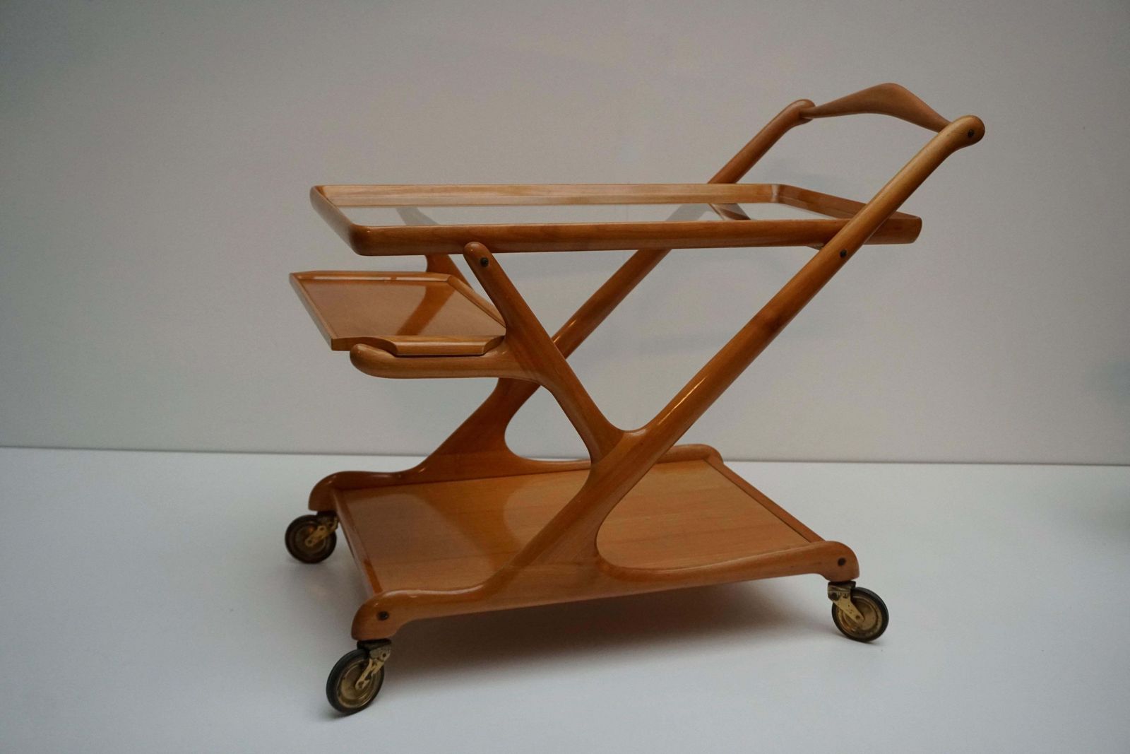Elegant Wooden Bar Cart Serving Trolley, Italy, 1950s photo 1955.0