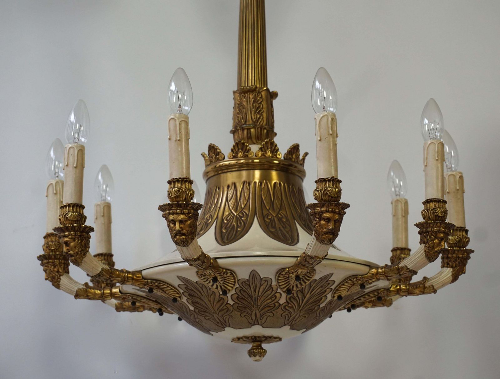 Spectacular Ten Arms Brass White Painted Chandelier With Men's Head photo 2975.0
