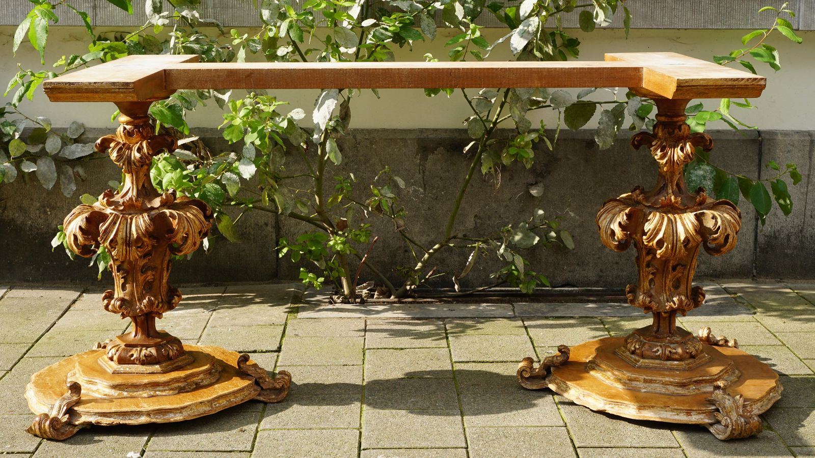 photo vinterior Extraordinary Italian Baroque Gilt Wood Table Supports Early 18th Century