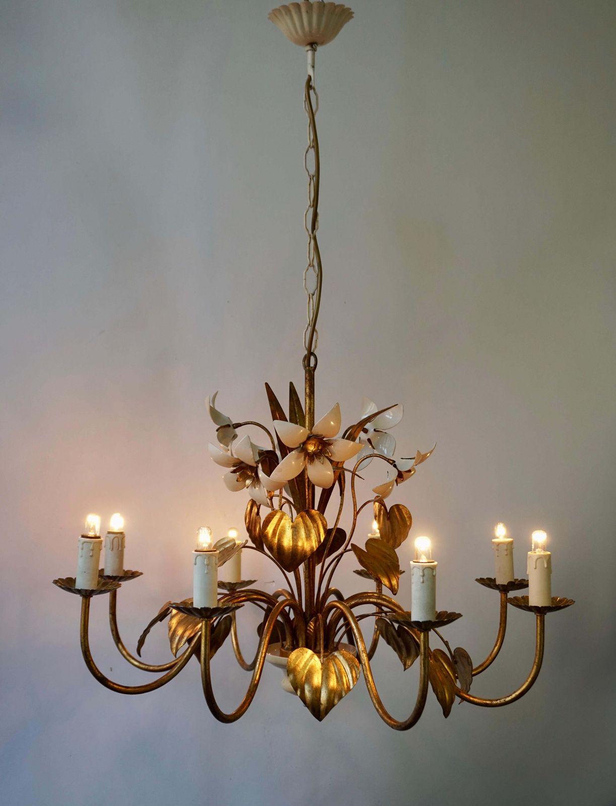 Chandelier With Golden Leaves And White Flowers photo 1912.0