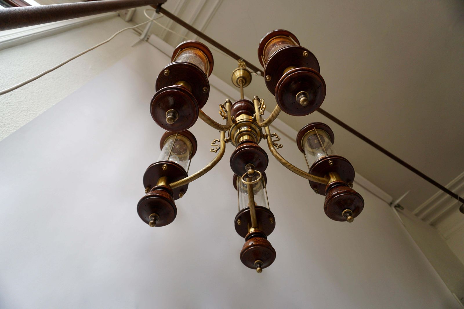 photo furniture Chandelier Is Glass, Brass And Wood