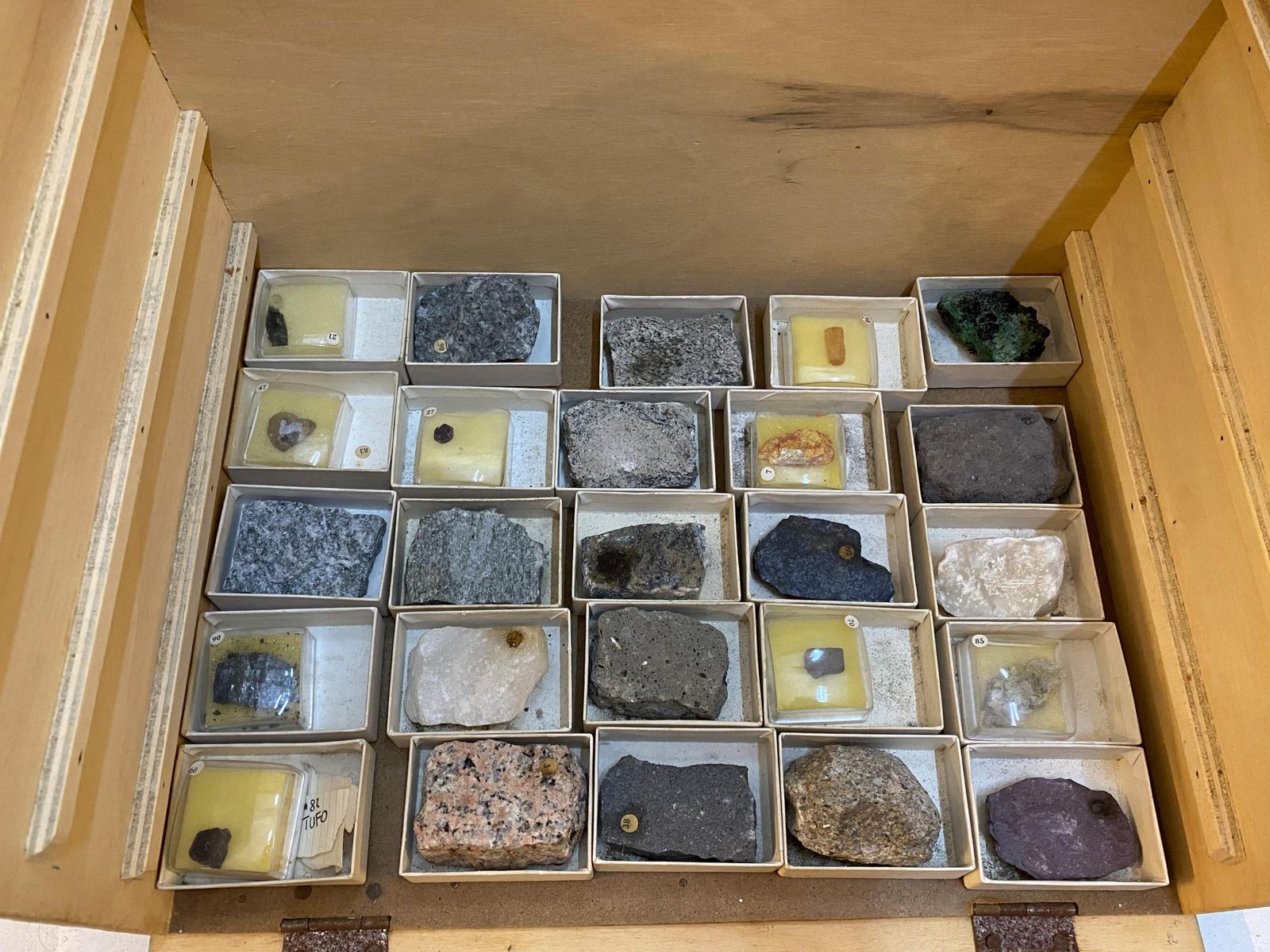 Paravia Collection 100 Rocks, Educational Material, Italy 1950s photo vinterior