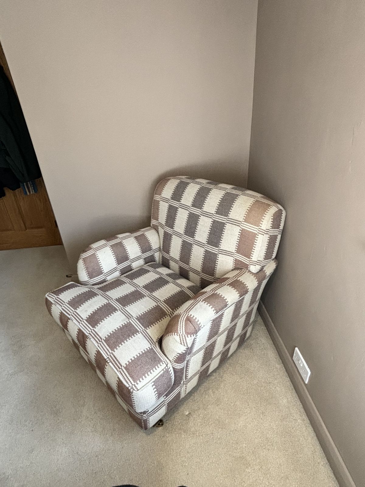 Beautiful Howard Style Chair In William Yeoward Basket Weave Fabric   Fixed Back