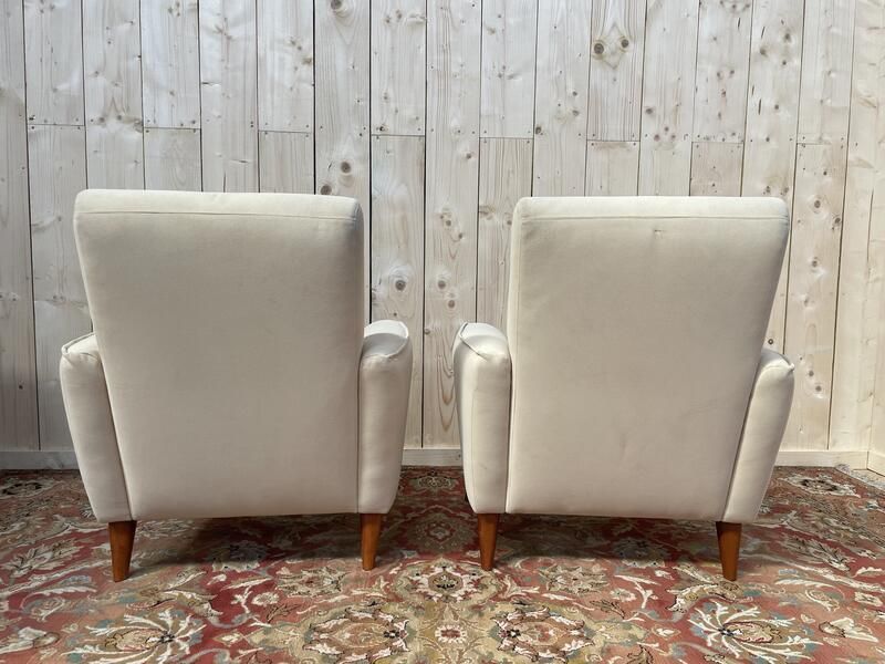 Paire De Fauteuils Contemporains En Suédine Beige photo vintage