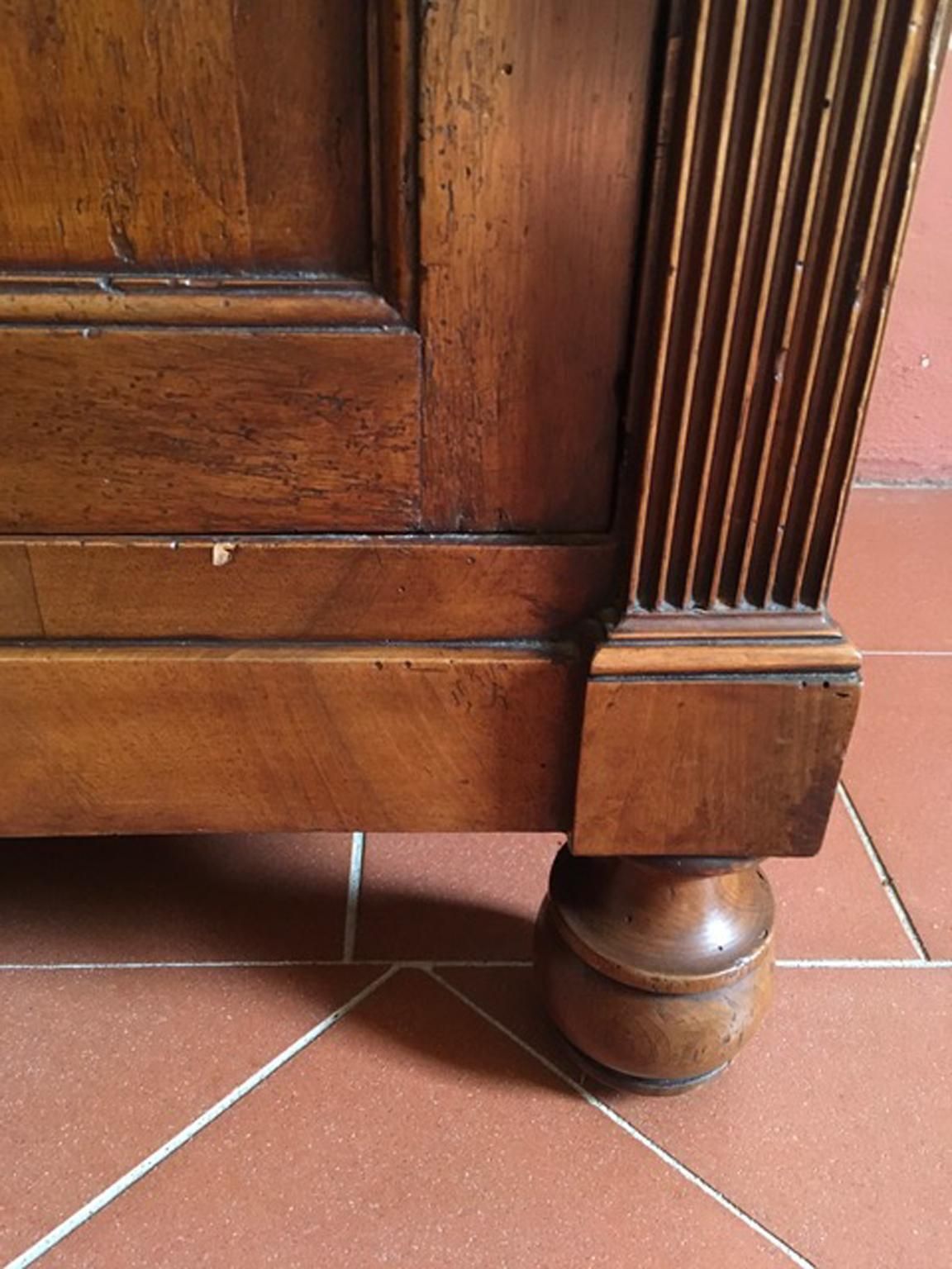 Italy Early 19th Century Walnut Buffet With Two Doors And Drawer photo 6799.0