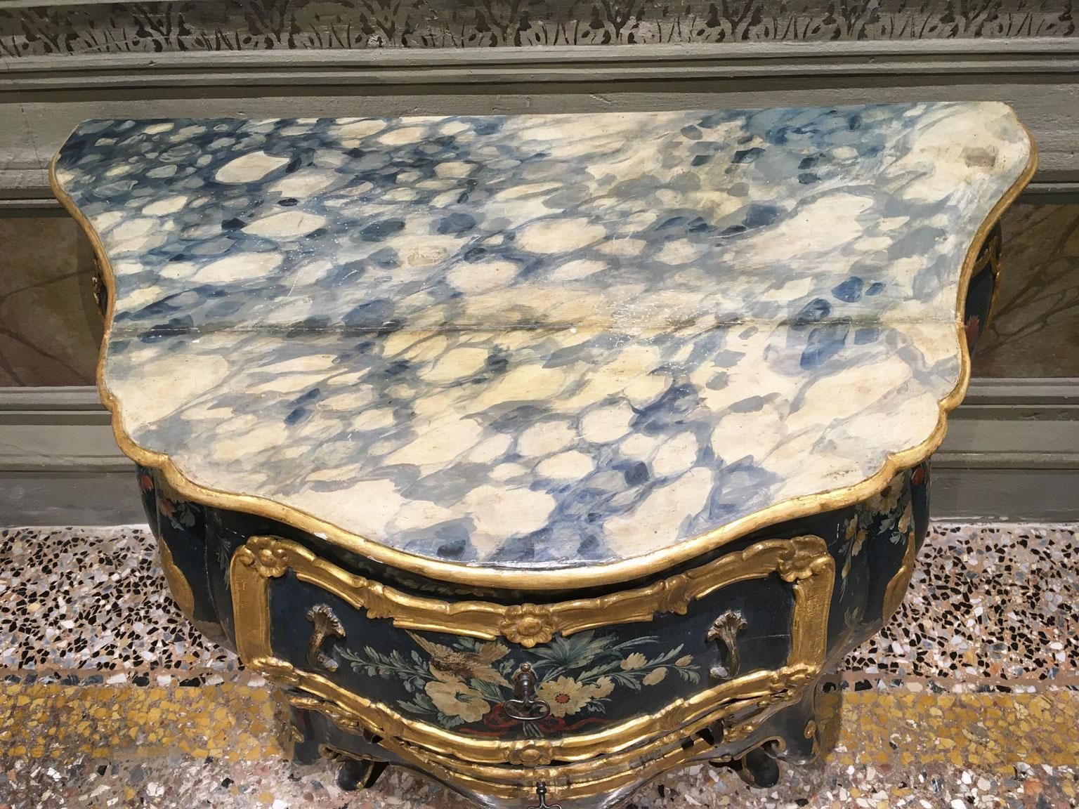 1750 Venezia Italy Wooden Green Lacquered Commode With Fantasy Birds And Flowers photo 254958.0