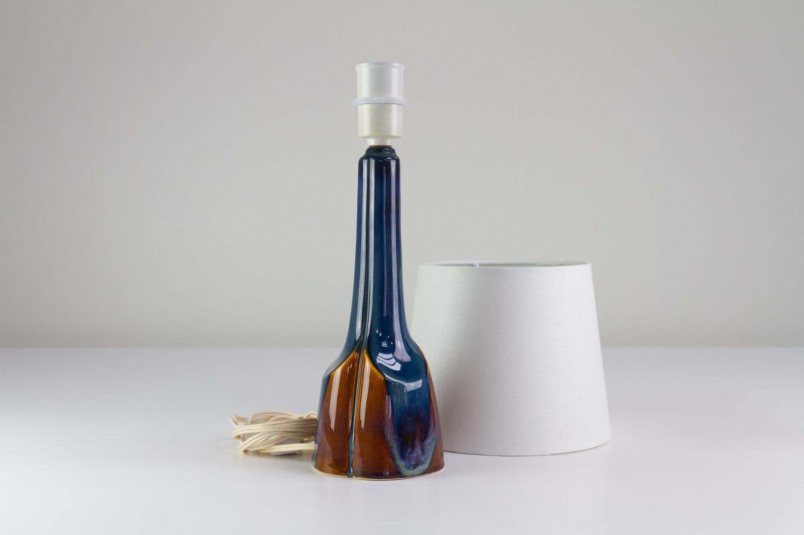 photo vintage Danish Modern Blue/Brown Ceramic Table Lamp By E. Johansen For Søholm, 1960s.