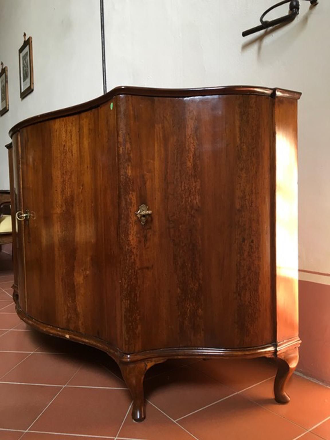 Italy Venezia Mid  18th Century Baroque Hand Carved Walnut Sideboard photo Furniture