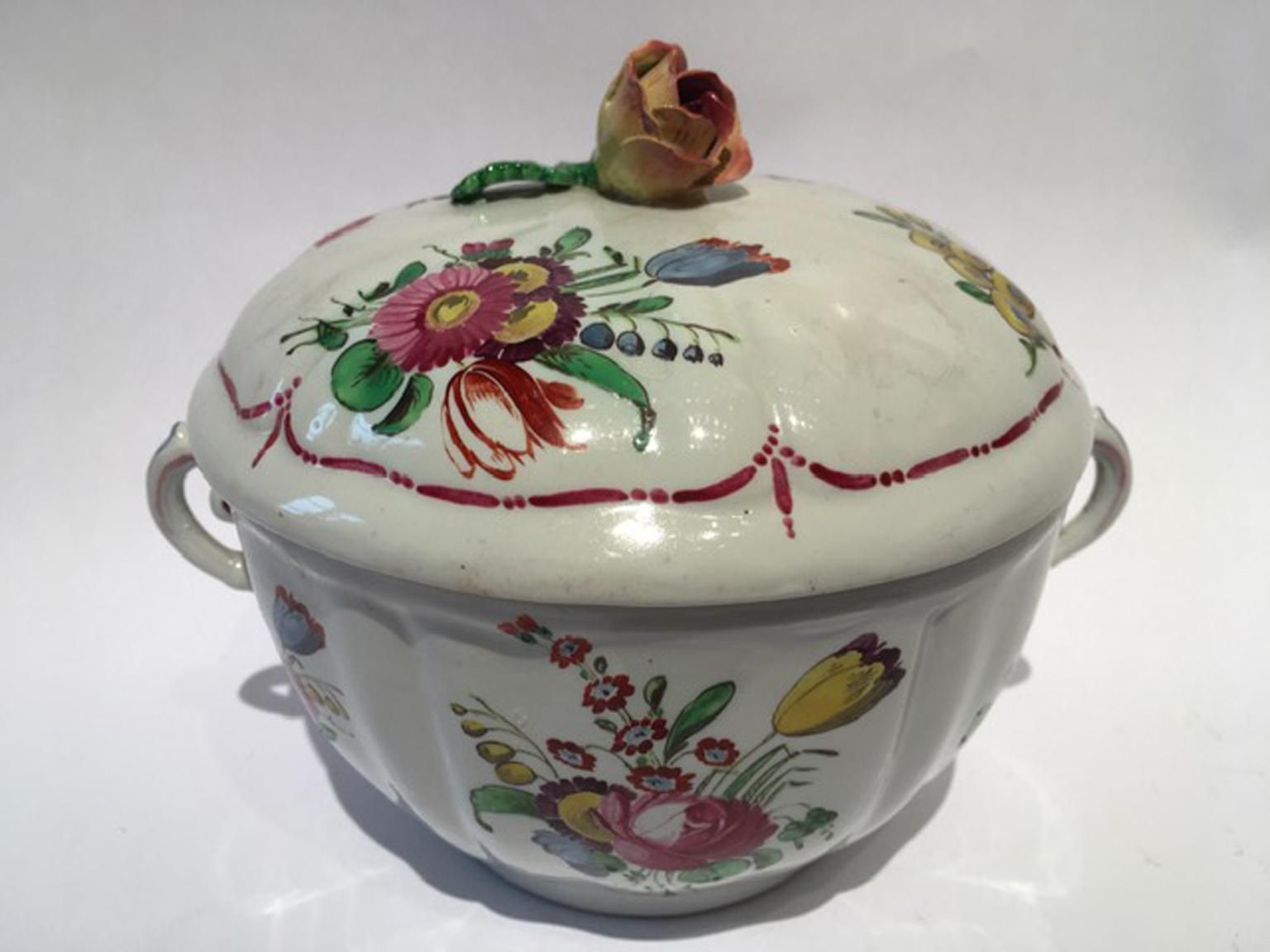 1530.0 Italy 18th Century Richard Ginori Porcelain Covered Cup Or Sugar Bowl photo