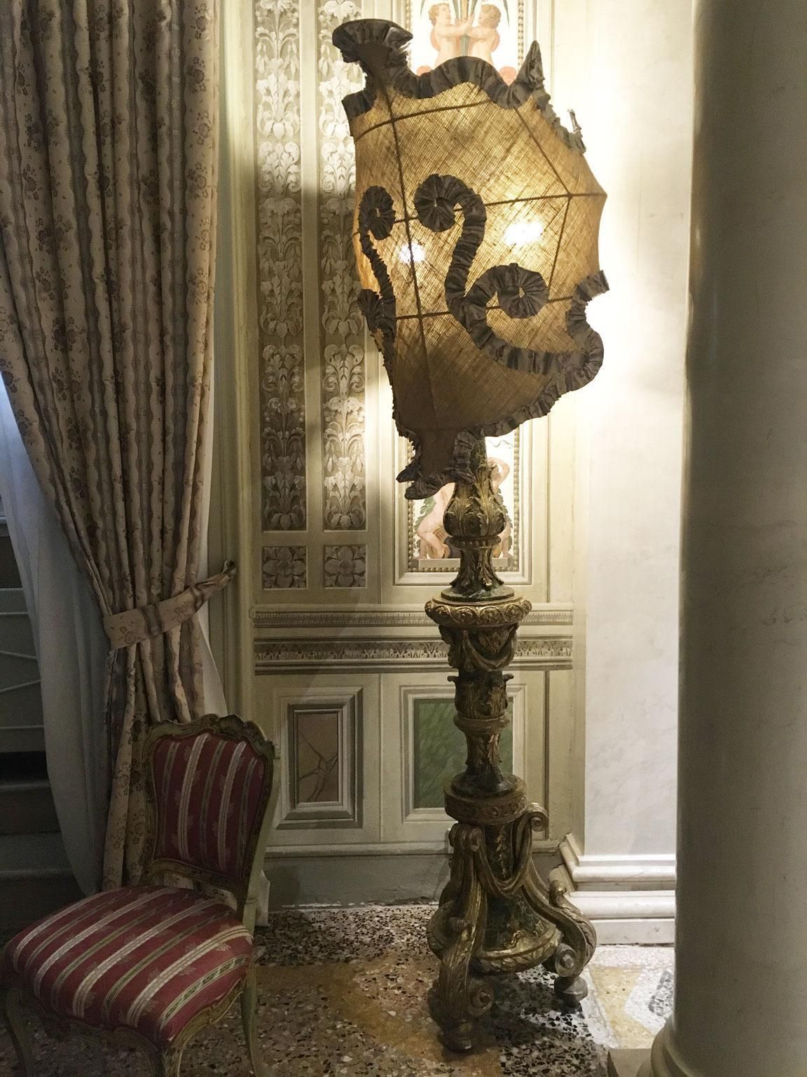 photo buy Italy Late 18th Century Pair Of Lacquered And Gilted Wooden Carved Torches Lamps