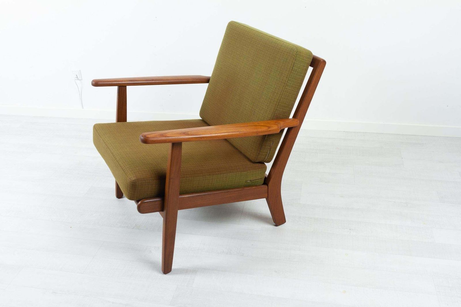 Vintage Danish Lounge Chair By Aage Pedersen For Getama, 1960s photo vintage