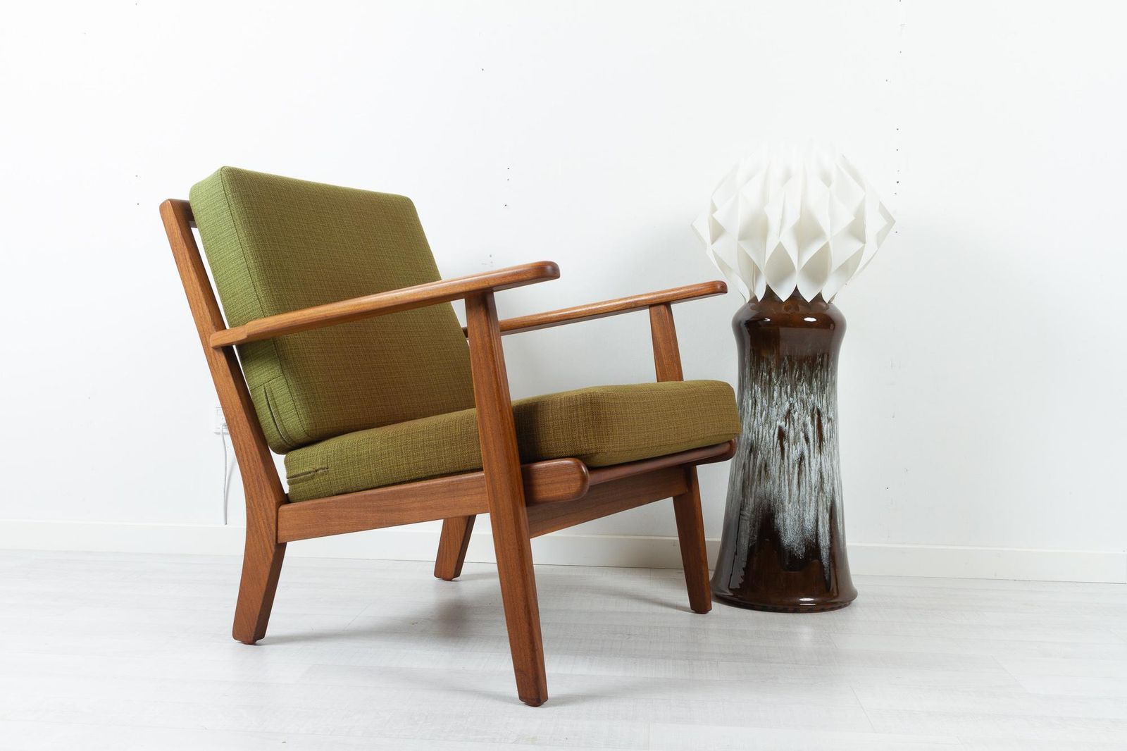 photo vintage Vintage Danish Lounge Chair By Aage Pedersen For Getama, 1960s