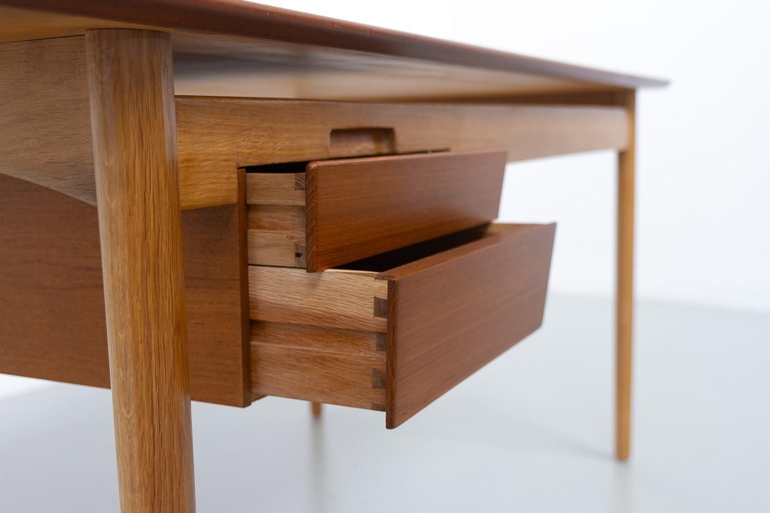 Danish Modern Teak And Oak Desk By Ib Kofod Larsen For Fredericia, 1956s. photo buy