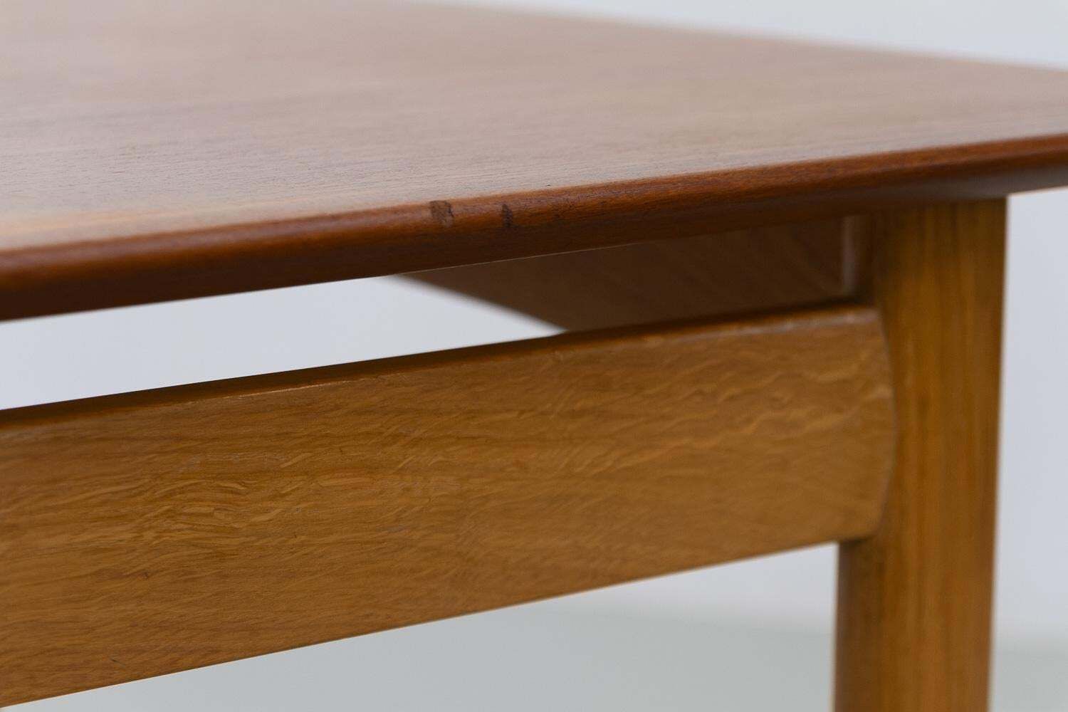 7224.0 Danish Modern Teak And Oak Desk By Ib Kofod Larsen For Fredericia, 1956s. photo