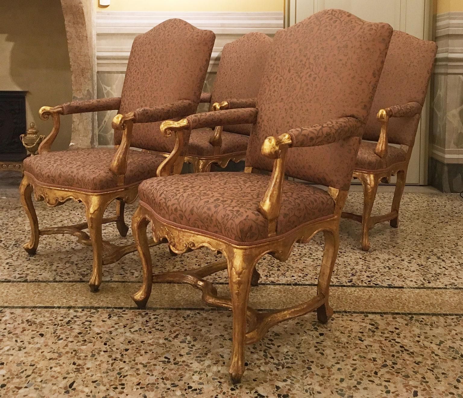 photo buy Venezia Italy Early 18th Century Set 5 Rococo Carved Giltwood Armchairs