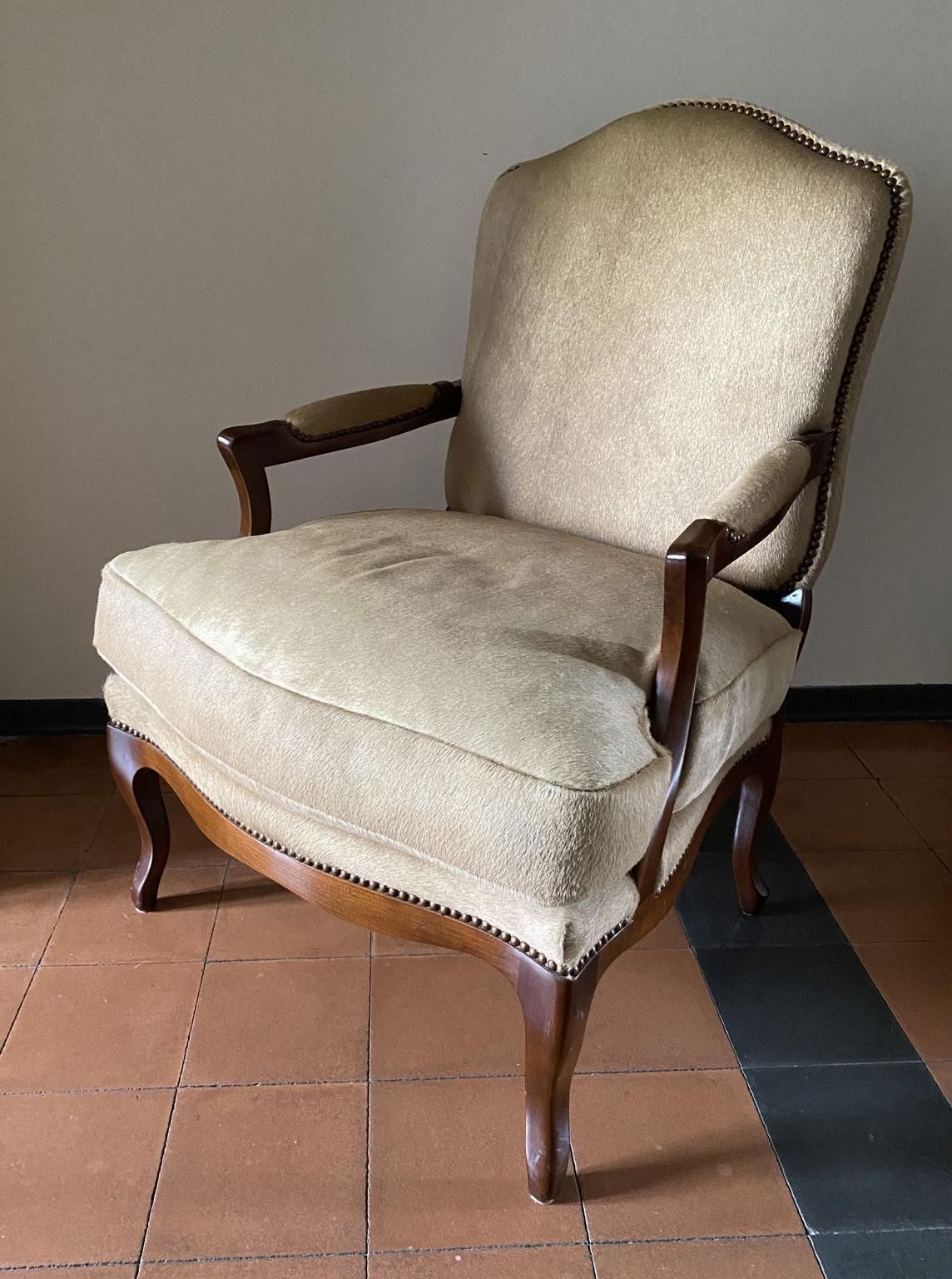 photo vintage 1990 Italy Postmodern Blond Cow Leather Armachair