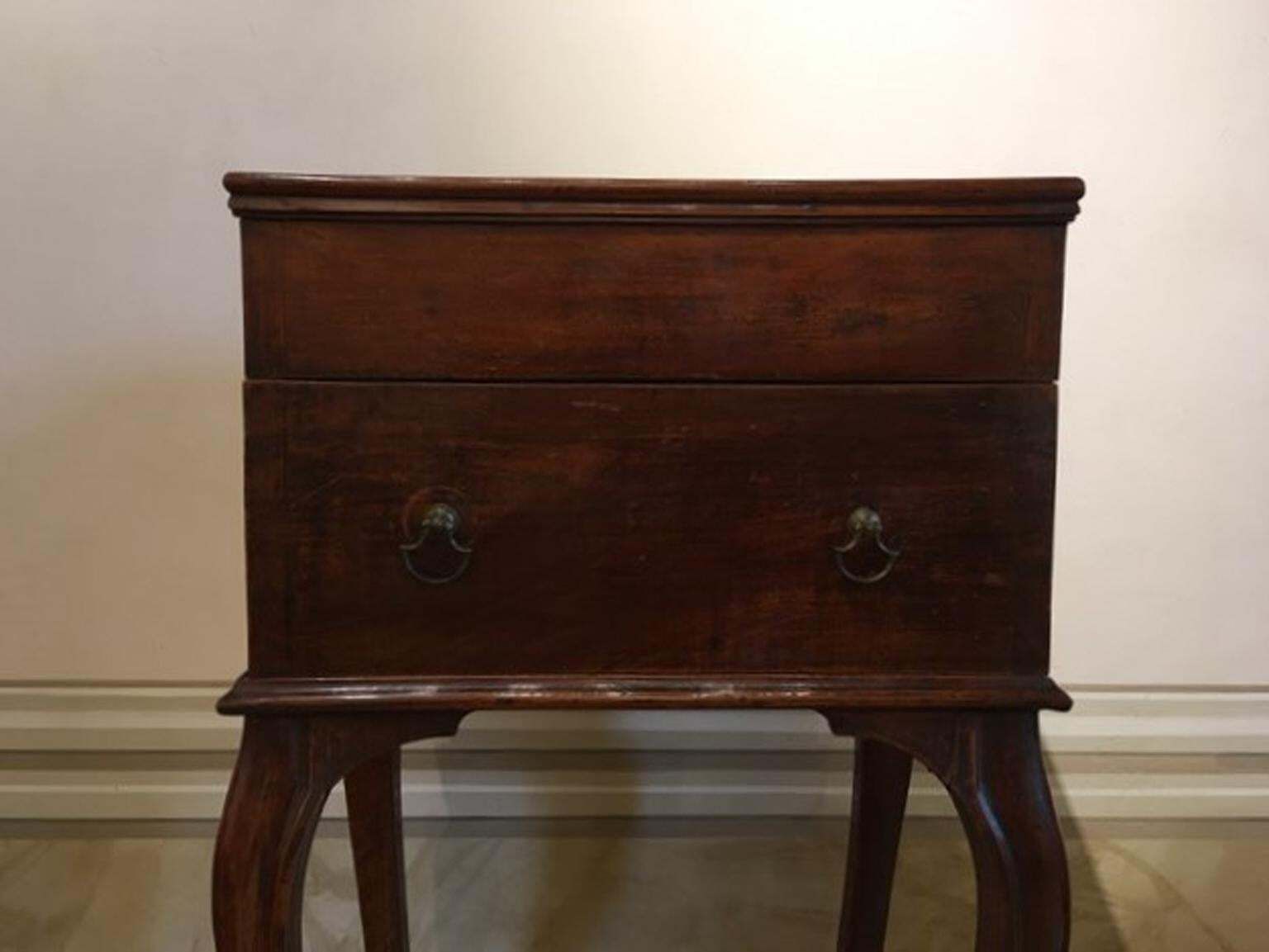 11048.0 Italy 18th Century Louis XV Walnut Side Table Gueridon With Drawings photo