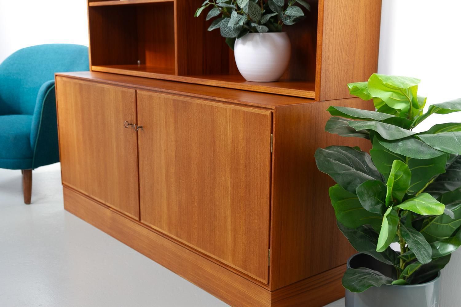 photo vinterior Danish Modern Teak Bookcase, 1960s.