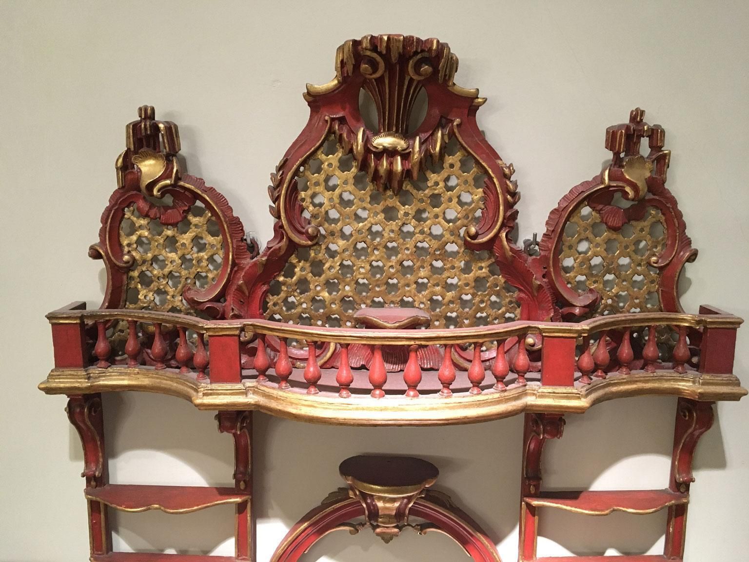 1750 Venezia Italy Wooden Red Lacquered Carved Credenza Porcelain Holder photo vintage