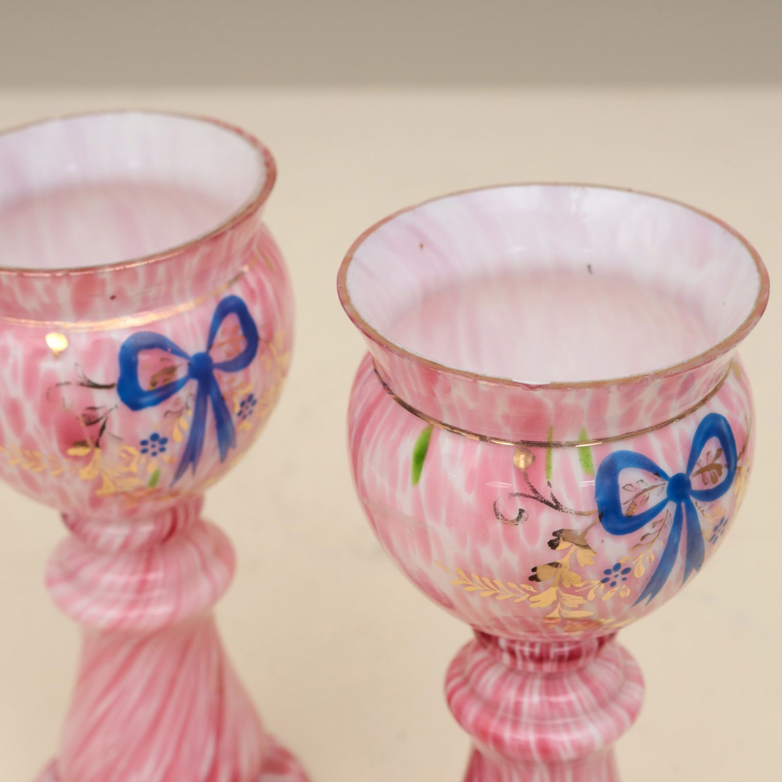 A Pair Of 2oth Century Splatter Glass Vases photo 210.0