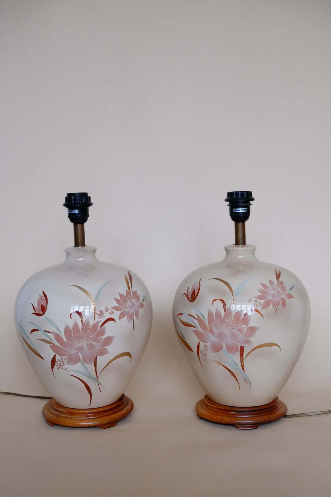 photo vinterior Large Pair Of 1980's Floral Pink Ceramic Ginger Jar Lamps