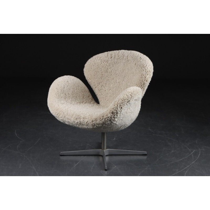 Unique Swan Chair By Arne Jacobsen photo furniture