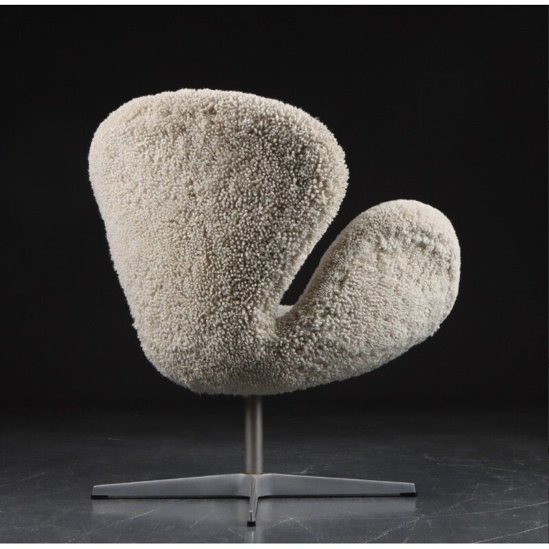 Unique Swan Chair By Arne Jacobsen photo Furniture