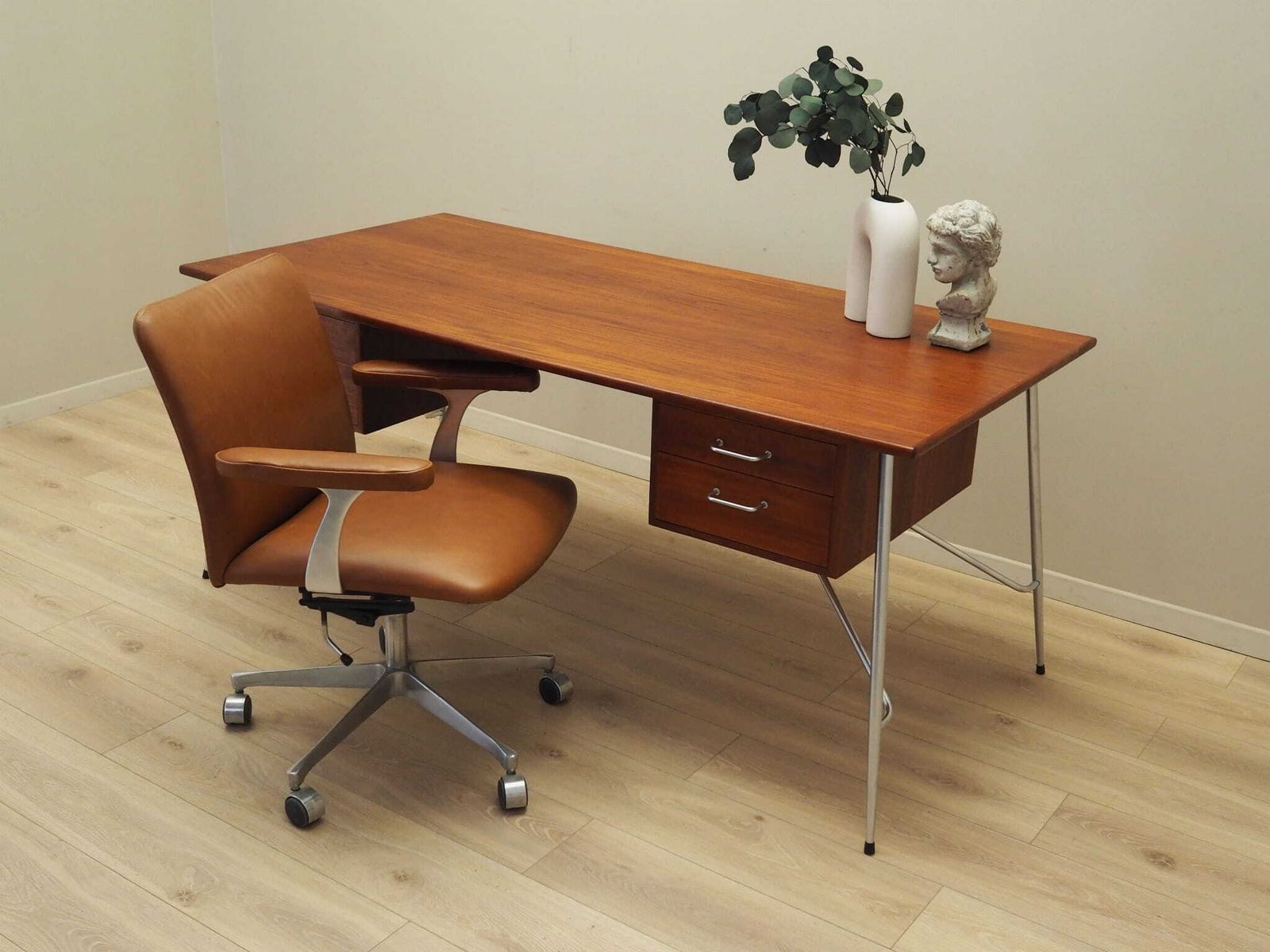 Teakhouten Bureau, Deens Design, Ca. Jaren 1960, Ontwerper: Børge Mogensen, Fabrikant: Søborg Møbler photo 7319.0