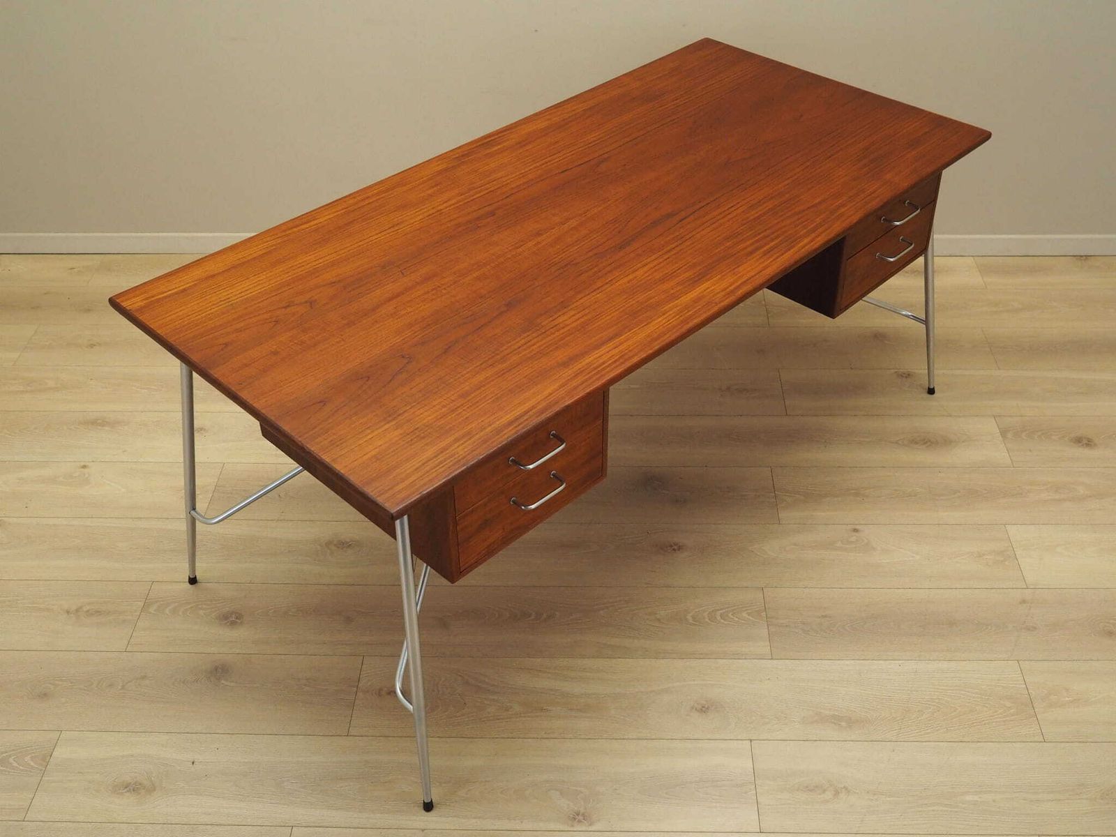 photo for sale Teakhouten Bureau, Deens Design, Ca. Jaren 1960, Ontwerper: Børge Mogensen, Fabrikant: Søborg Møbler