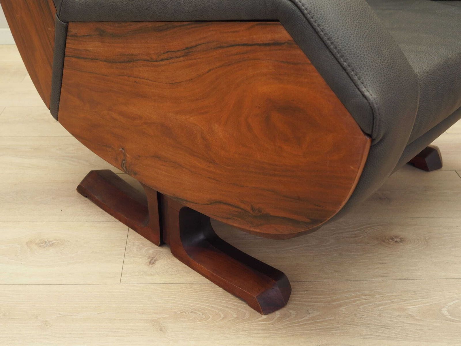 photo for sale Leren Fauteuil, Italiaans Design, Ca. Jaren 1970, Productie: Italië