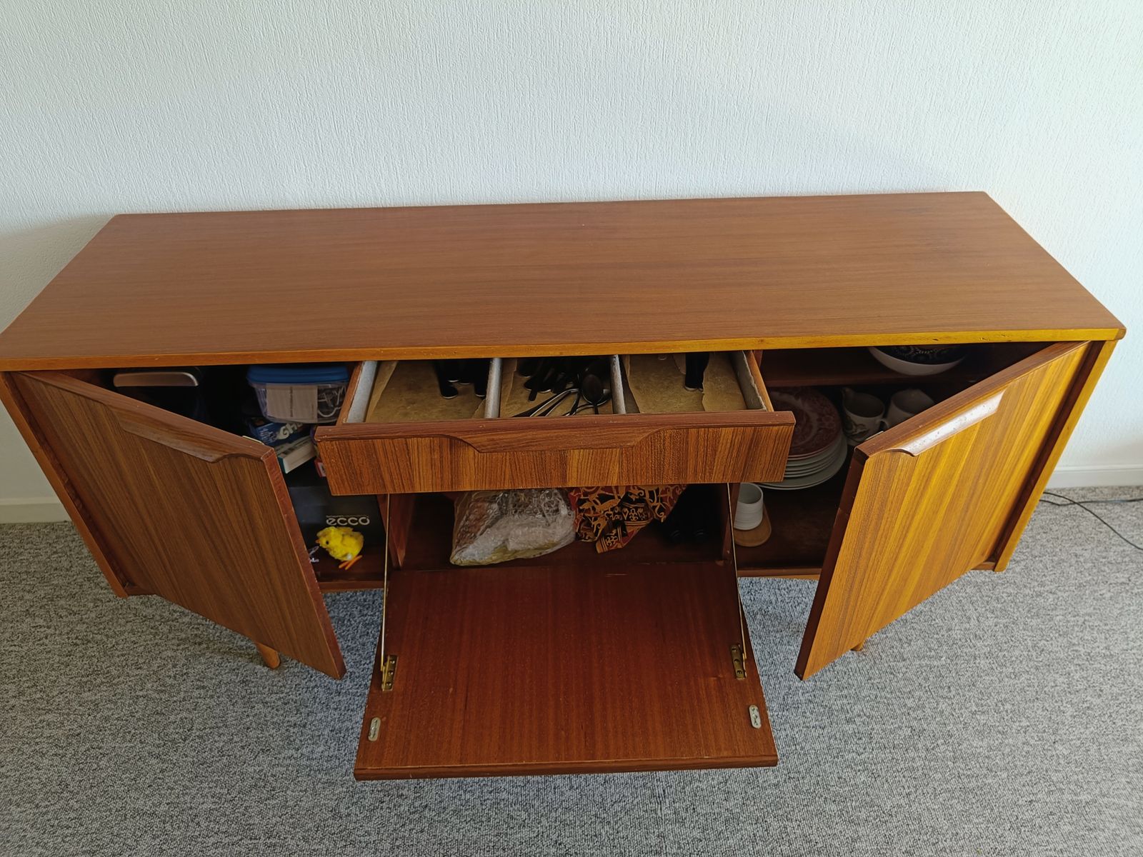 Royal Heritage Furniture (Rhf) Sideboard October 1964 photo Furniture