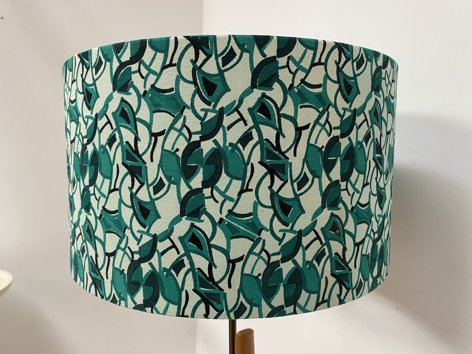 Original Vintage Fabric: Green & White Patterned Lampshade photo vinterior