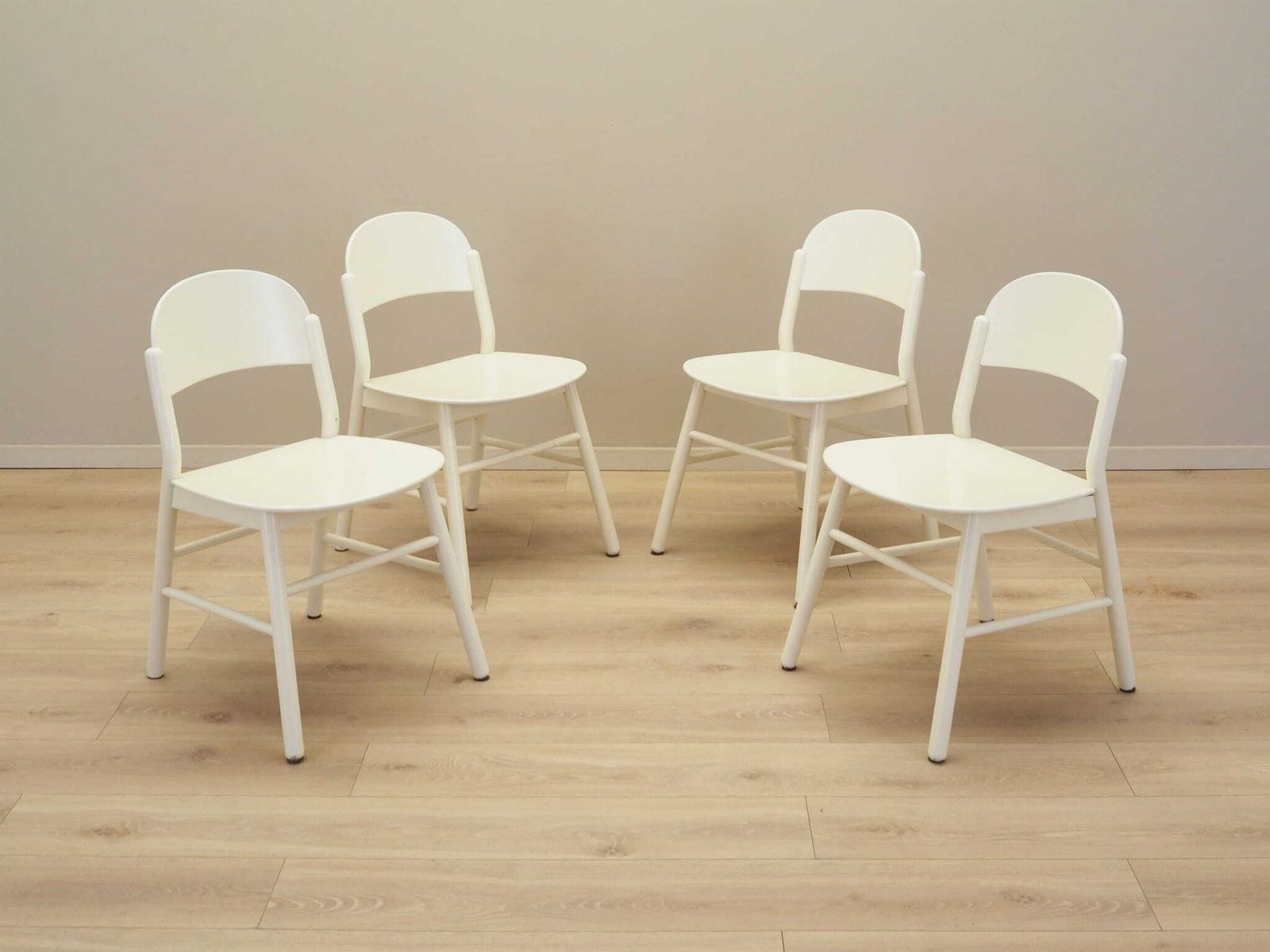 Set Van Vier Beukenhouten Stoelen, Italiaans Design, Jaren 1970, Productie: Italië photo furniture