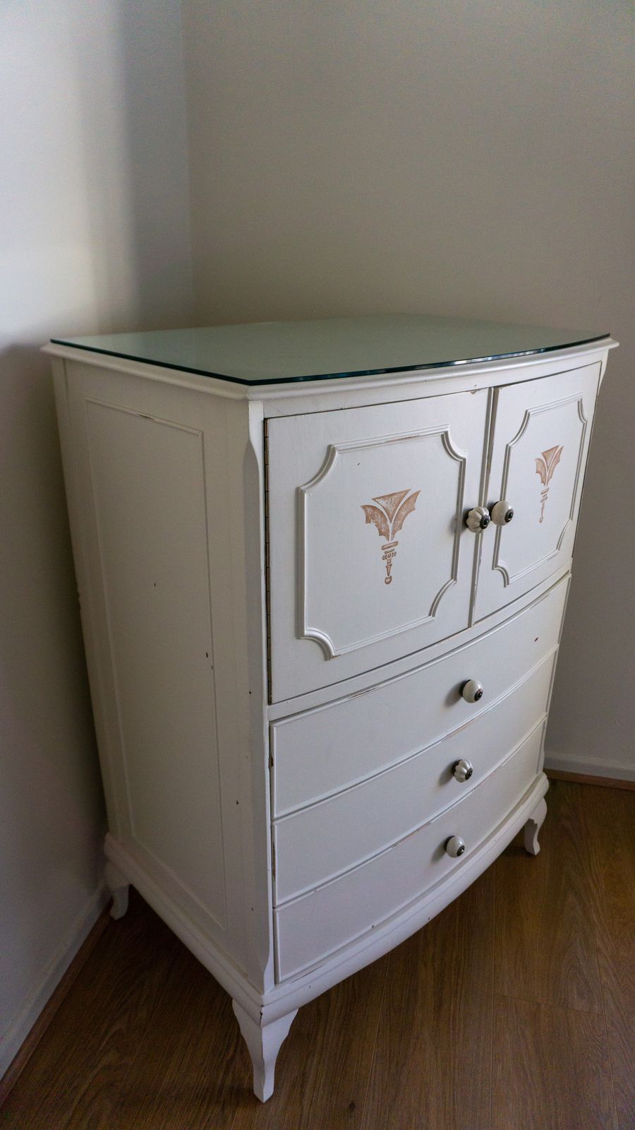 Ivory 3 Piece Bespoke Hand Painted Bedroom Set (French Louis) photo 749.0