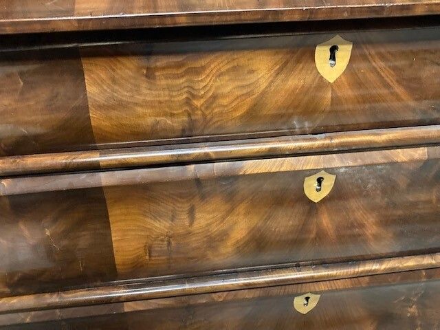 Polished Mahogany Chest Of Drawers photo vinterior