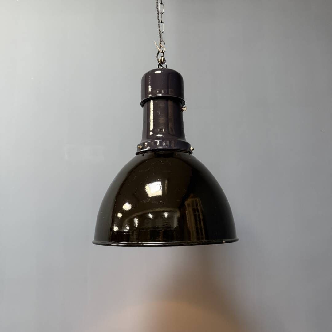 Grote Zwarte Emaille Bauhaus Fabriekslamp photo furniture