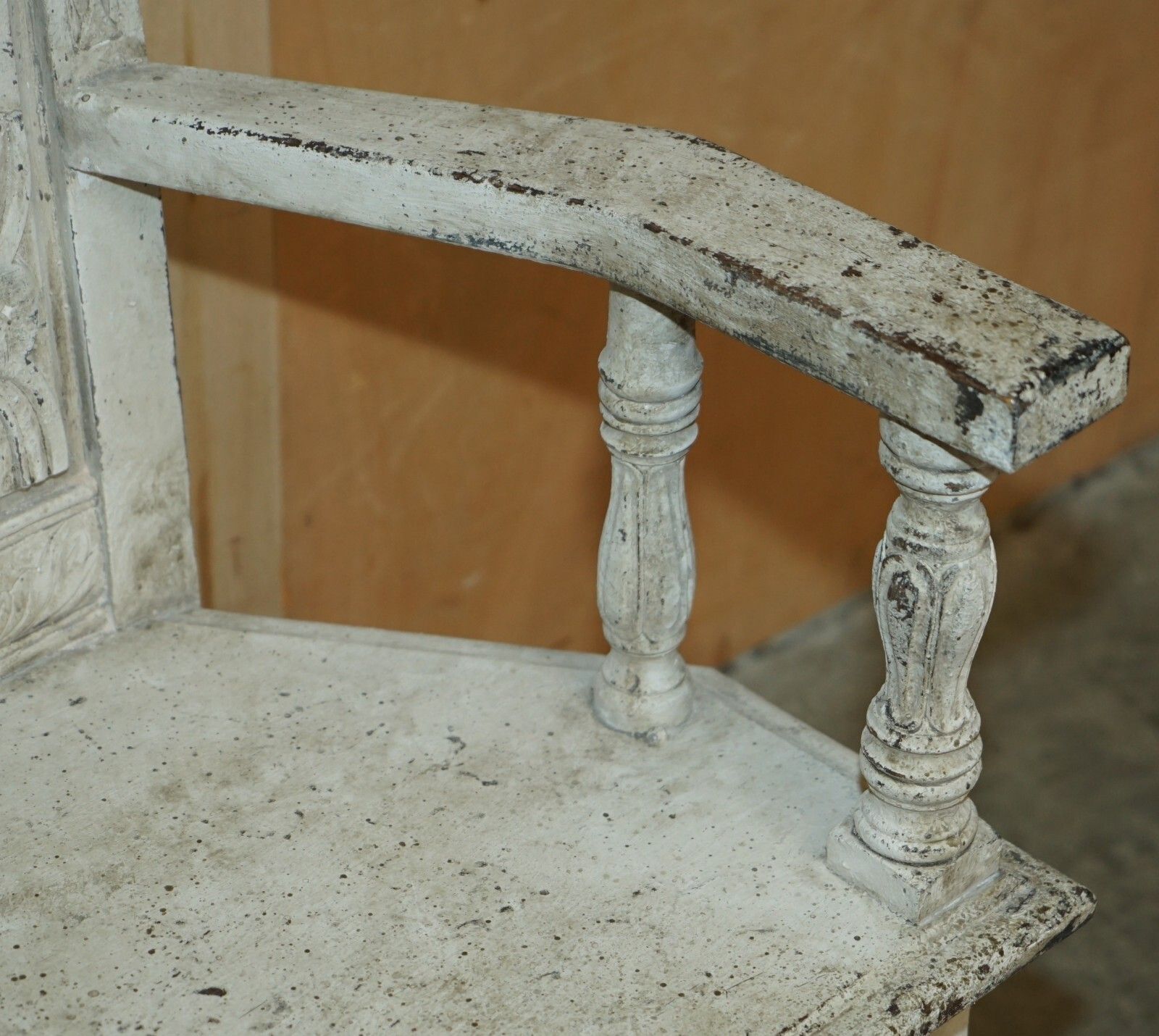 photo vintage Antique 1622 Dated Ornately Hand Carved English Oak Painted Throne Armchair