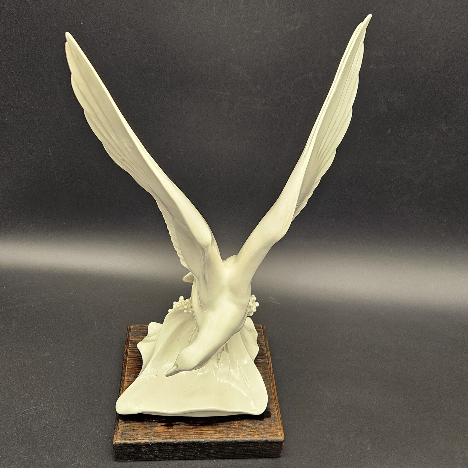 Porcelain Figurine Seagull On Wave By Max Esser For Meissen. 1937 photo Home Decor