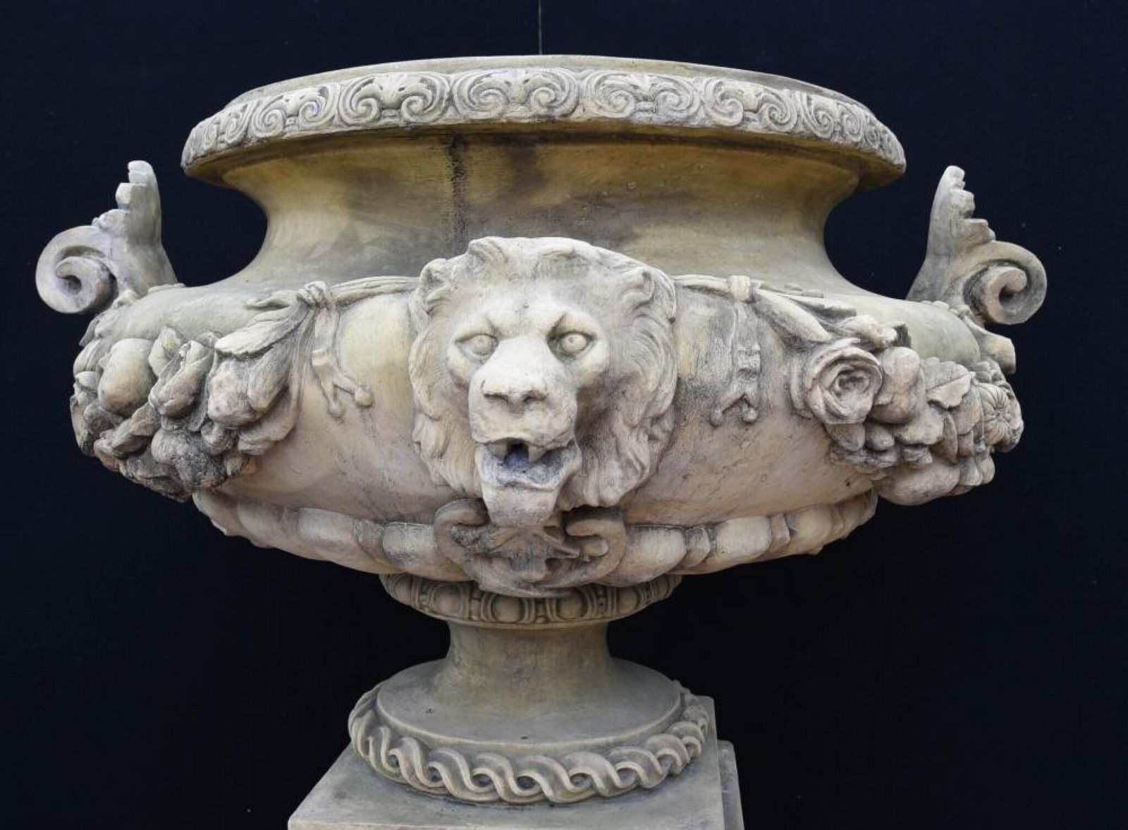 photo vinterior Large English Stone Garden Urn On Pedestal Plinth Classic Architectural