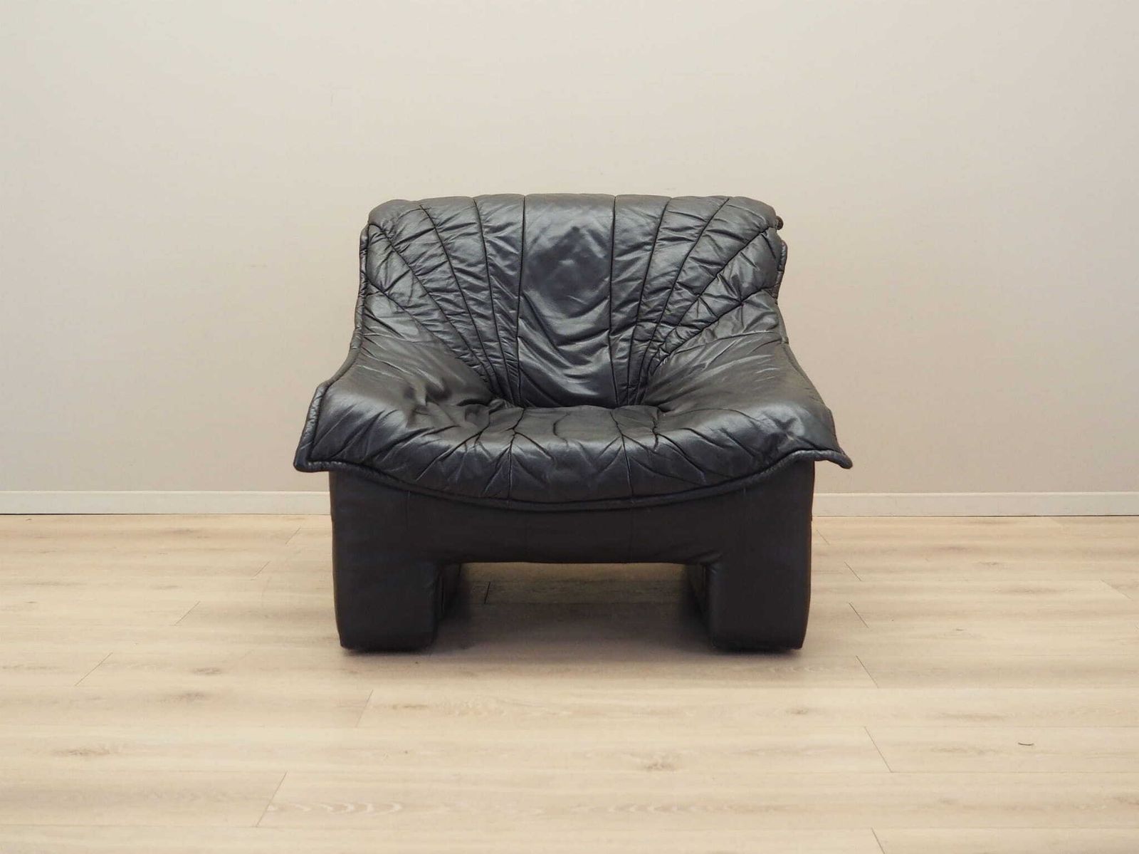 Leather Armchair, Italian Design, 1960s, Production: Italy photo 1359.0