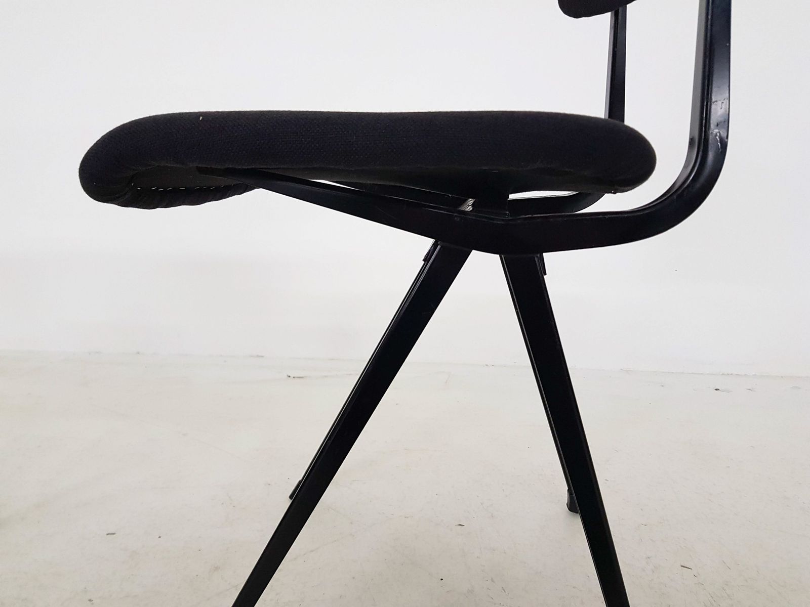 Set Of Two Friso Kramer For Ahrend De Cirkel "Result" Chairs , The Netherlands 1960's photo vinterior