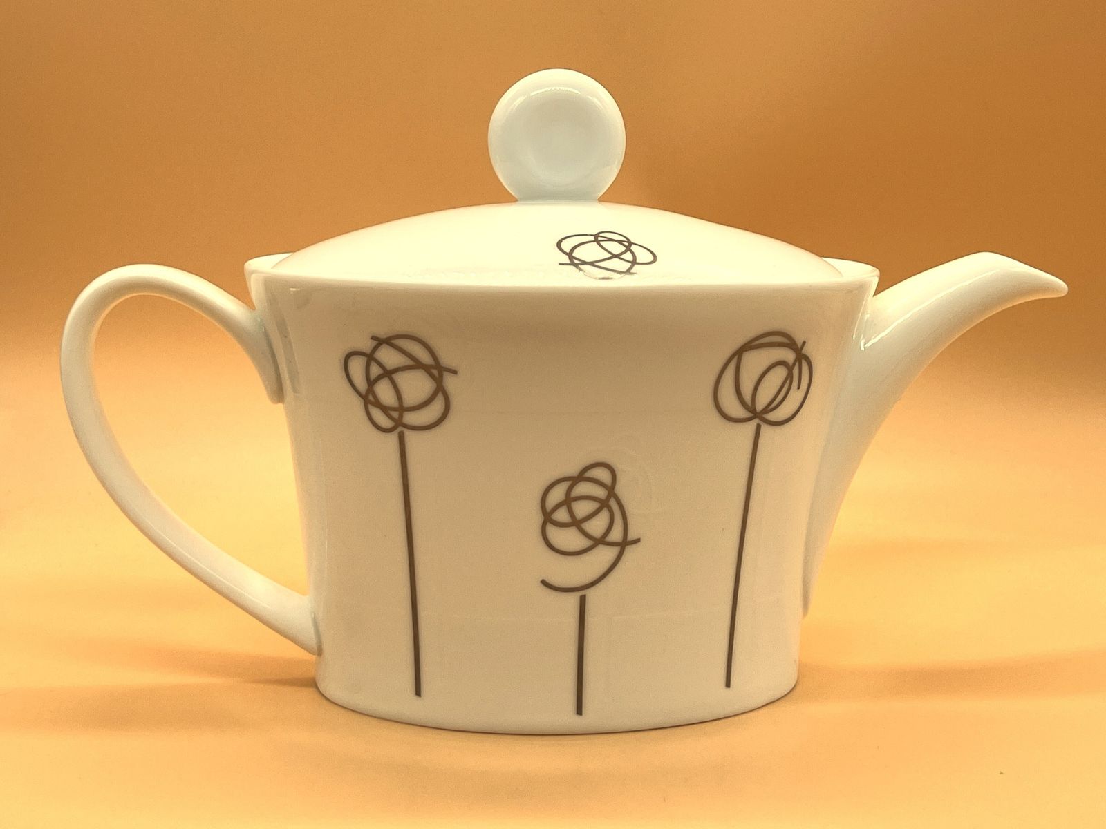 Royal Doulton China Flirtation Design 2 Pint Capacity Tea Pot. photo for sale