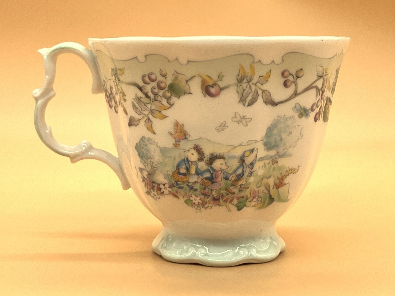Royal Albert China Wind In The Willows Autumn In Wild Wood Design Tea Cup, Saucer & Side Plate Trio. C1987. photo for sale