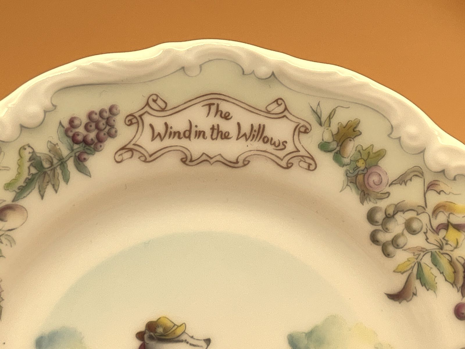 Royal Albert China Wind In The Willows Autumn In Wild Wood Design Tea Cup, Saucer & Side Plate Trio. C1987. photo vinterior