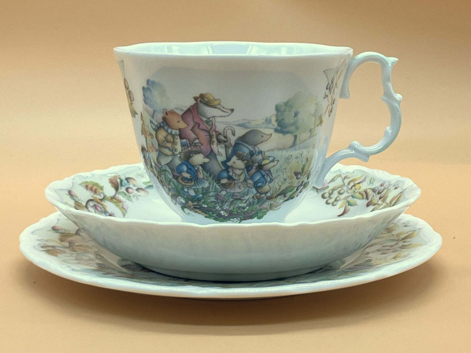 Royal Albert China Wind In The Willows Autumn In Wild Wood Design Tea Cup, Saucer & Side Plate Trio. C1987. photo vintage